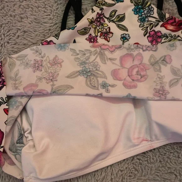 Aerie Floral Bikini Top with Black Accents - Picture 3 of 4